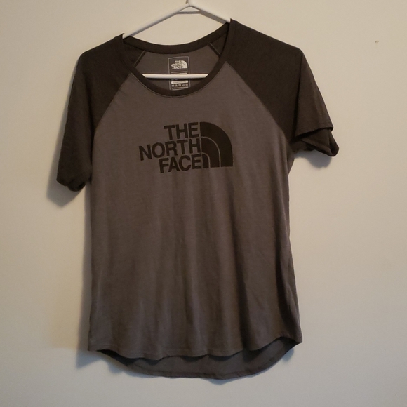 Northface tshirt - Picture 2 of 5